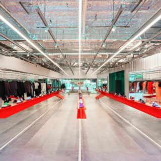 Adidas inaugure un surprenant espace futuriste au coeur de Melrose Ave à Los Angeles